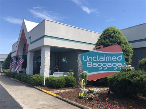 unclaimed baggage store.